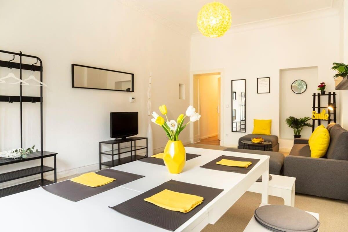 Modern 2 Bedroom Apartment In Berlin Schoeneberg Esterno foto