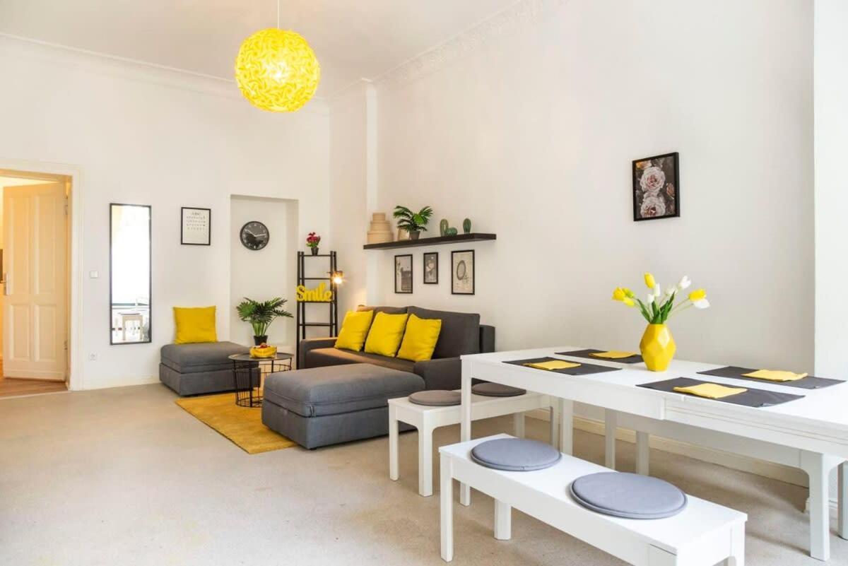 Modern 2 Bedroom Apartment In Berlin Schoeneberg Esterno foto