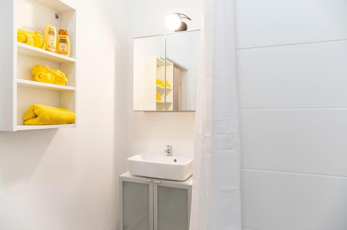 Modern 2 Bedroom Apartment In Berlin Schoeneberg Esterno foto
